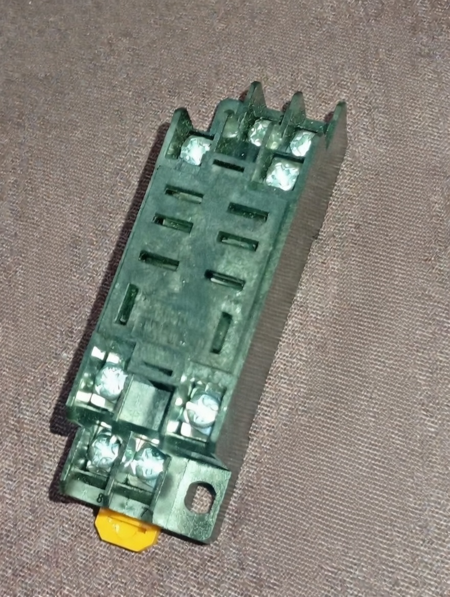 রিলে সকেট
